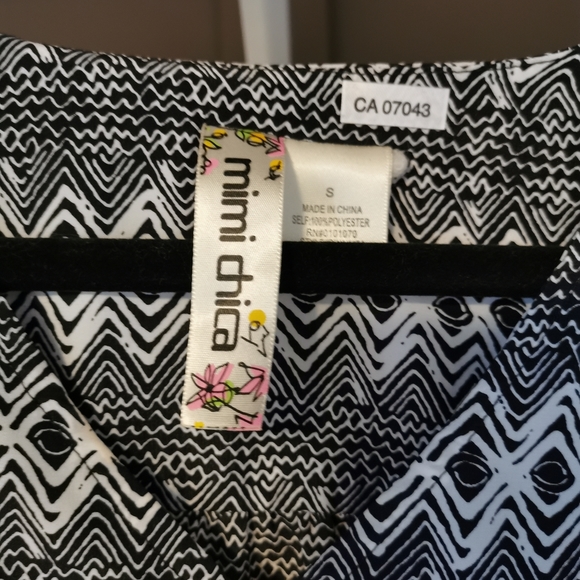 Silky Patterned Dress - Picture 3 of 5